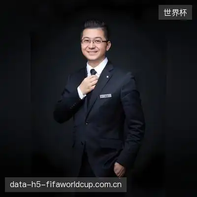 李亮